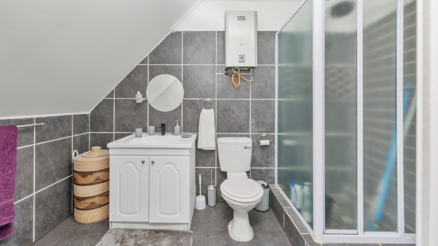 5 Bedroom Property for Sale in Struisbaai Western Cape
